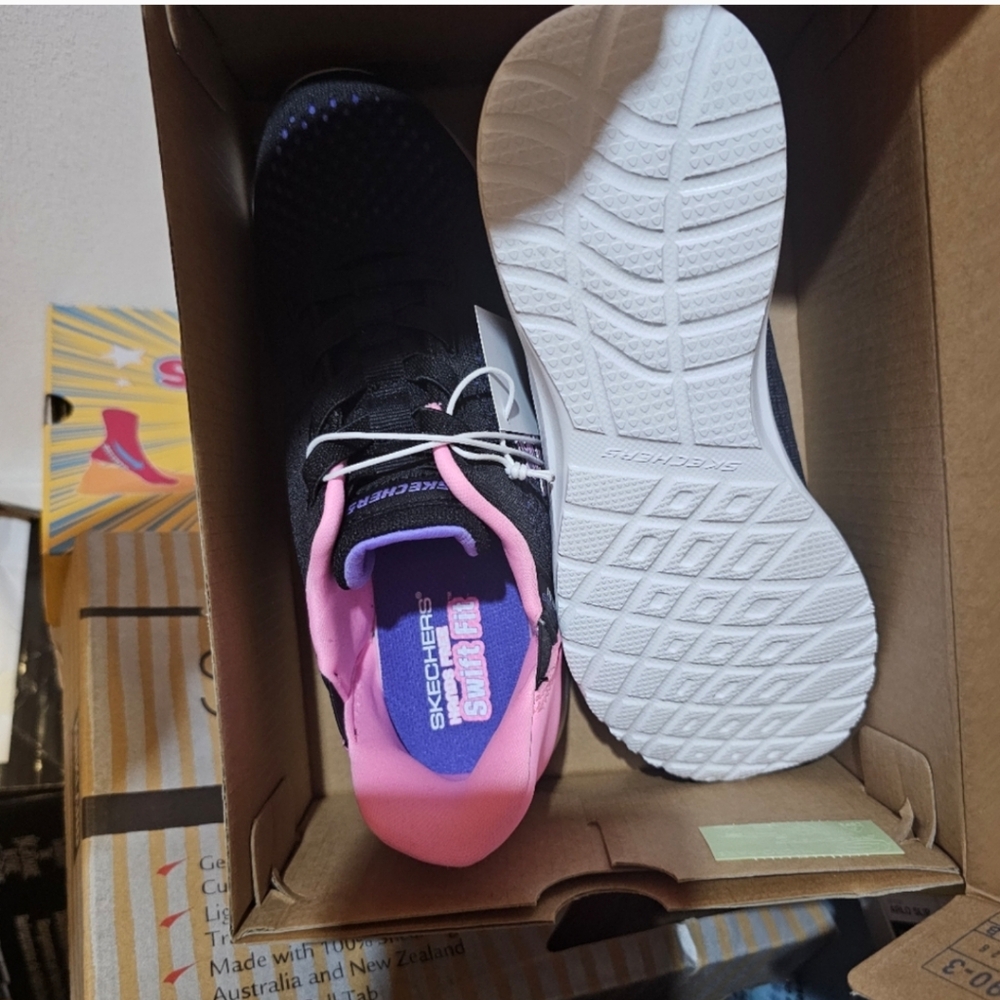 Skechers Kids' Swift Fit Sneaker, nwt - Picture 5 of 8